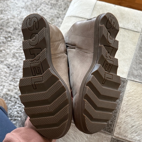Sorel women’s hidden wedge Ankle Boots - Picture 4 of 5